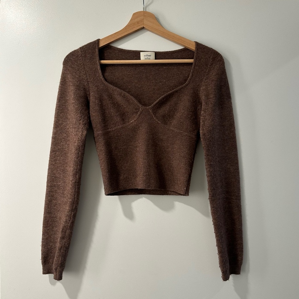 Aritzia Wilfred sweater top size S. Beautiful brown color nylon cashmere blend.